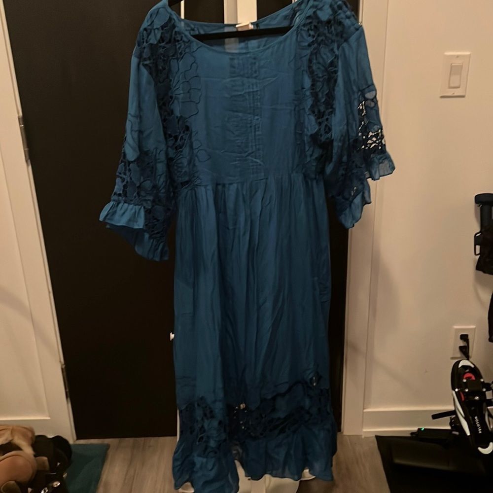 Beautiful Anthropologie teal loose maxi dress with embroidery - small